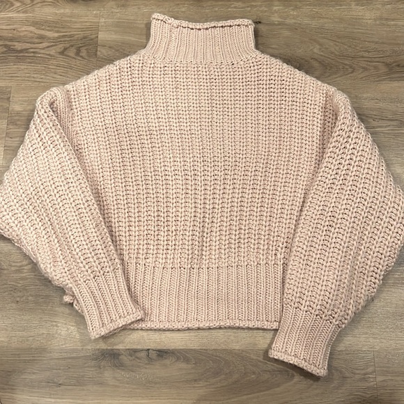 H&M pink knit sweater turtleneck - Picture 3 of 3